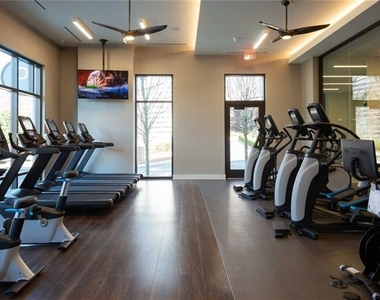 800 Galleria Parkway - Photo Thumbnail 28