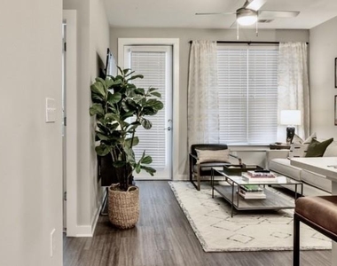 800 Galleria Parkway - Photo Thumbnail 5