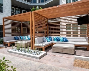 800 Galleria Parkway - Photo Thumbnail 18