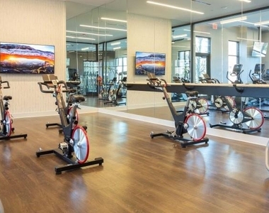 800 Galleria Parkway - Photo Thumbnail 30