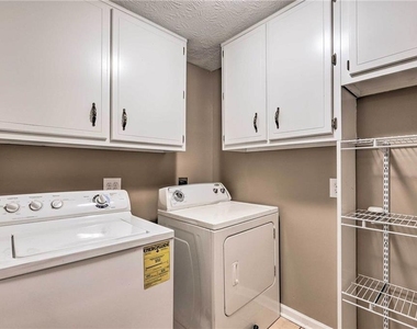 6207 Moss Drive - Photo Thumbnail 16