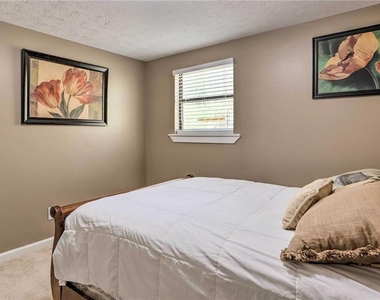 6207 Moss Drive - Photo Thumbnail 15