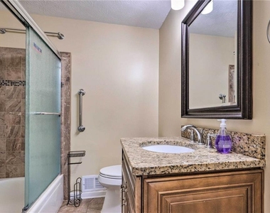 6207 Moss Drive - Photo Thumbnail 10