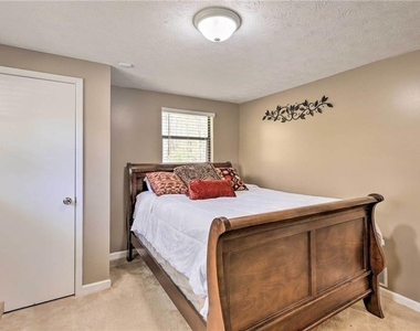 6207 Moss Drive - Photo Thumbnail 24