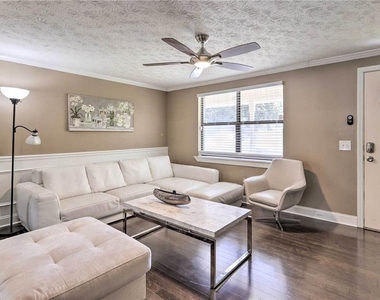 6207 Moss Drive - Photo Thumbnail 4