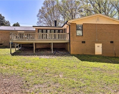 6207 Moss Drive - Photo Thumbnail 23