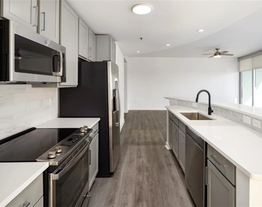 3242 Peachtree Road Ne - Photo Thumbnail 3
