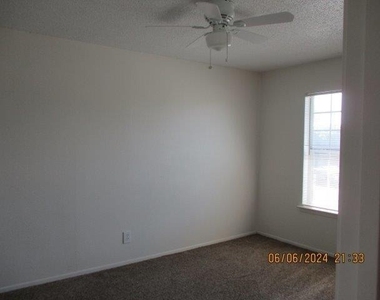 4810 West Wind Trl - Photo Thumbnail 12
