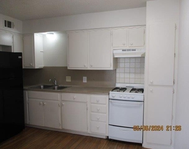 4810 West Wind Trl - Photo Thumbnail 3