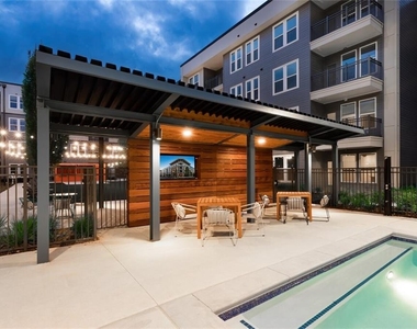 230 Bill Kennedy Way Se - Photo Thumbnail 18