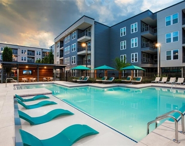 230 Bill Kennedy Way Se - Photo Thumbnail 6