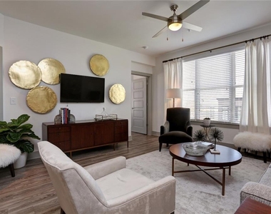1213 Avalon Boulevard - Photo Thumbnail 11