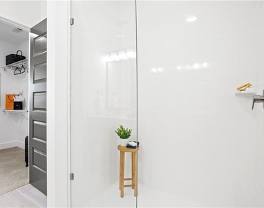 1777 Peachtree Street Ne - Photo Thumbnail 15