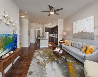 400 Belmont Place - Photo Thumbnail 2