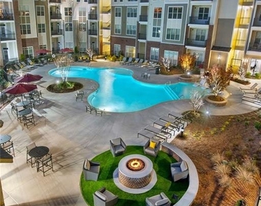 400 Belmont Place - Photo Thumbnail 9