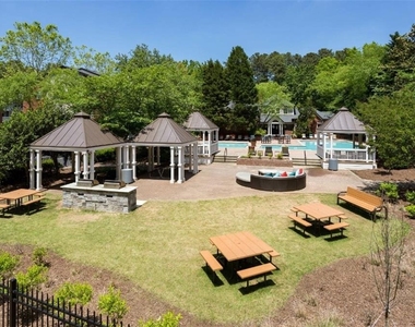 100 Ashford Gables Drive - Photo Thumbnail 19