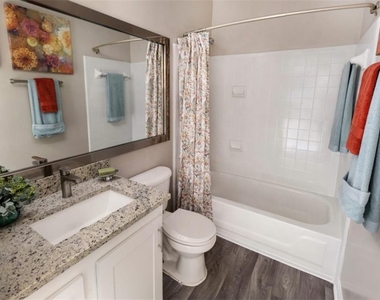 100 Ashford Gables Drive - Photo Thumbnail 5