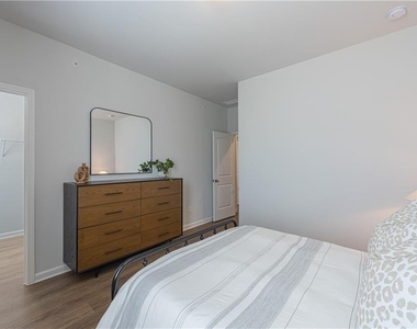 398 Sailors Way - Photo Thumbnail 9