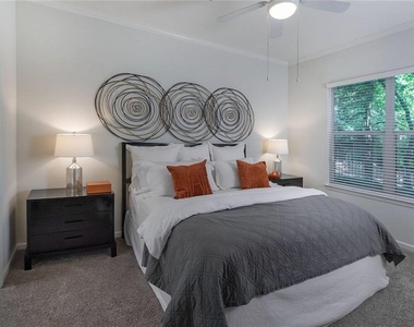 3443 Kingsboro Road Ne - Photo Thumbnail 4