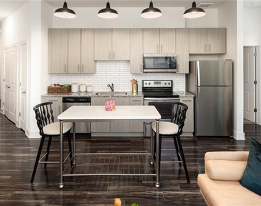 5193 Peachtree Boulevard - Photo Thumbnail 4