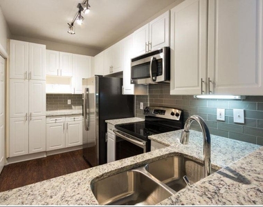 3558 Piedmont Road Ne - Photo Thumbnail 1