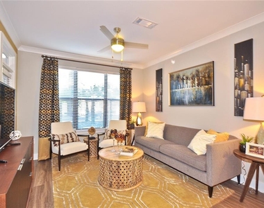 2875 Crescent Parkway - Photo Thumbnail 4