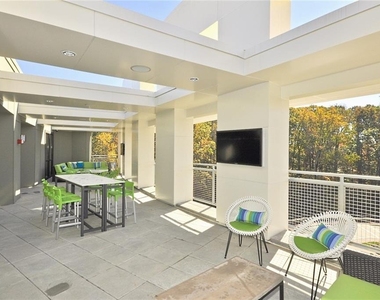 2875 Crescent Parkway - Photo Thumbnail 18
