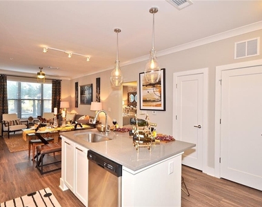 2875 Crescent Parkway - Photo Thumbnail 1