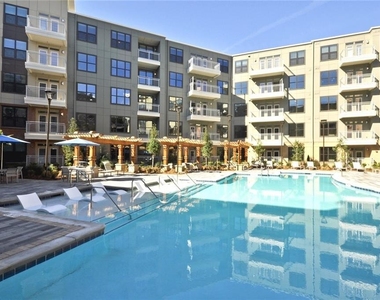 2875 Crescent Parkway - Photo Thumbnail 20