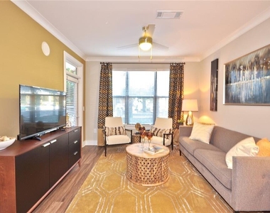 2875 Crescent Parkway - Photo Thumbnail 6