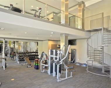 2875 Crescent Parkway - Photo Thumbnail 17