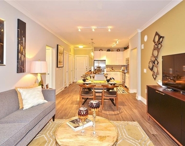 2875 Crescent Parkway - Photo Thumbnail 5