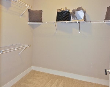 2875 Crescent Parkway - Photo Thumbnail 11