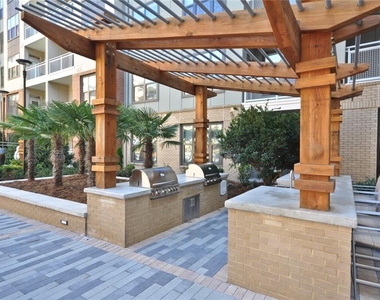 2875 Crescent Parkway - Photo Thumbnail 19