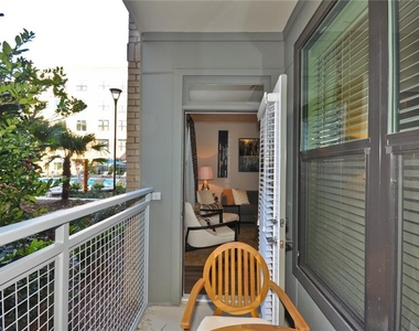 2875 Crescent Parkway - Photo Thumbnail 10