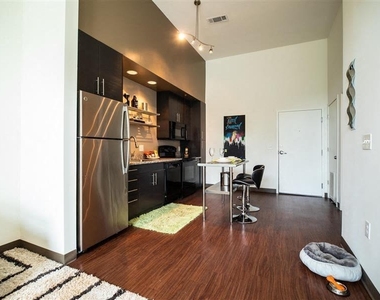 301 Memorial Drive Se - Photo Thumbnail 4