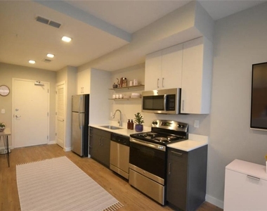 301 Memorial Drive Se - Photo Thumbnail 2