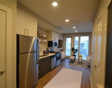 301 Memorial Drive Se - Photo Thumbnail 1