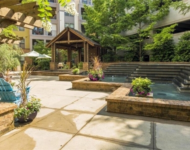 880 Glenwood Avenue - Photo Thumbnail 22
