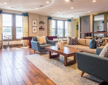 880 Glenwood Avenue - Photo Thumbnail 13