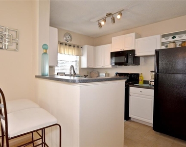 771 Lindbergh Drive - Photo Thumbnail 2