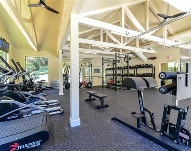 3200 Post Woods Drive - Photo Thumbnail 20
