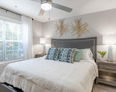 2124 Gables Drive - Photo Thumbnail 7