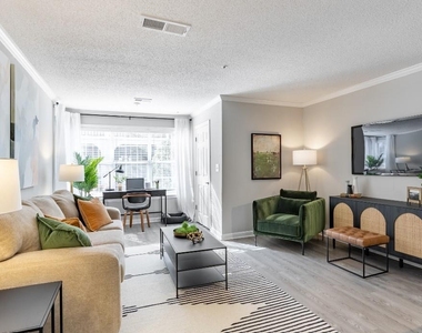 2124 Gables Drive - Photo Thumbnail 6