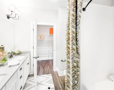 222 Colonial Homes Drive - Photo Thumbnail 4