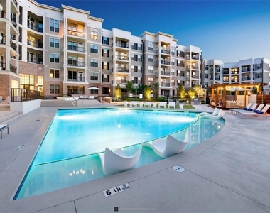 222 Colonial Homes Drive - Photo Thumbnail 9