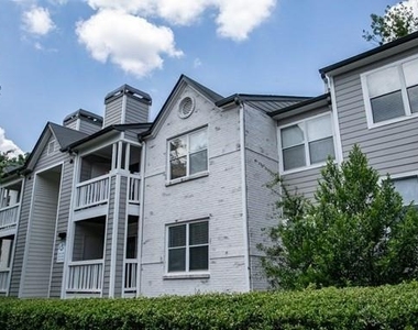 100 Dunwoody Gables Drive - Photo Thumbnail 16