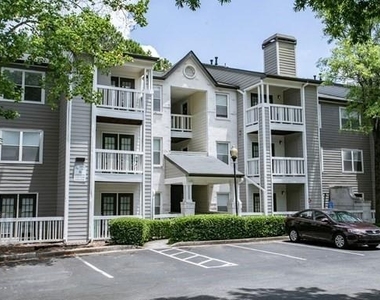 100 Dunwoody Gables Drive - Photo Thumbnail 15
