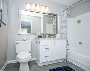 100 Dunwoody Gables Drive - Photo Thumbnail 7