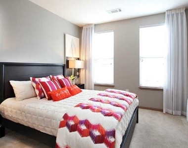 2400 Parkland Drive Ne - Photo Thumbnail 4